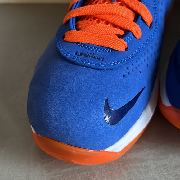 Nike Lebron VIII Hardwood Classic High Top Sneakers - Picture 7 of 11